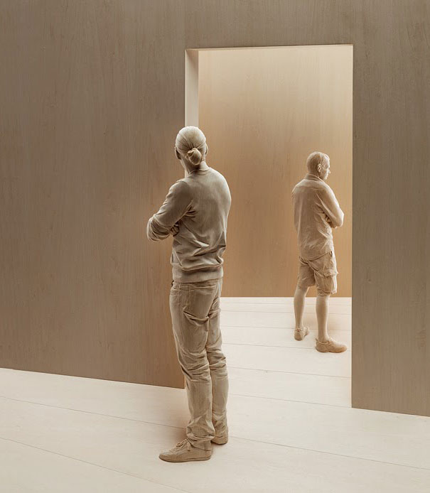Невероятно реалистичные деревянные скульптуры людей-7