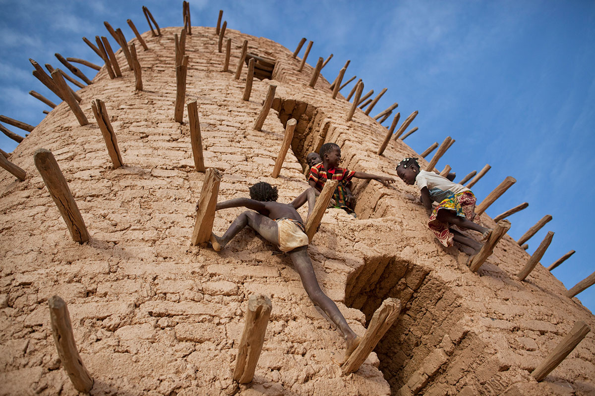 Смитсоновский фотоконкурс-Kids-Climbing-Minaret