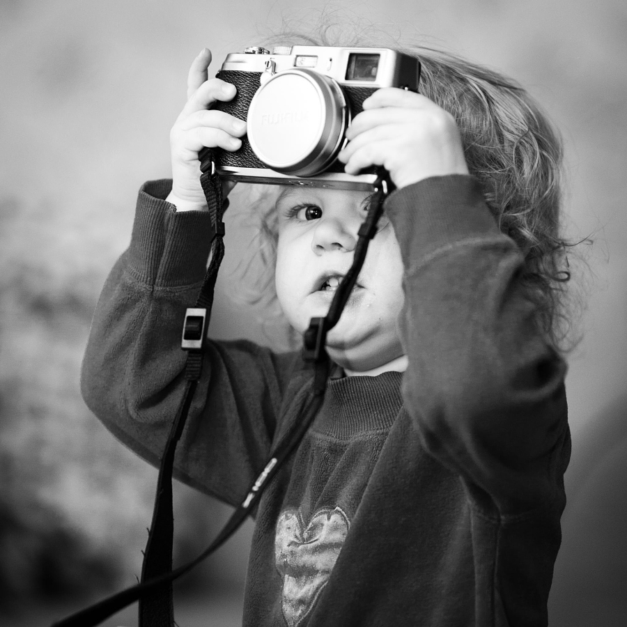 35 очаровательных юных фотографов