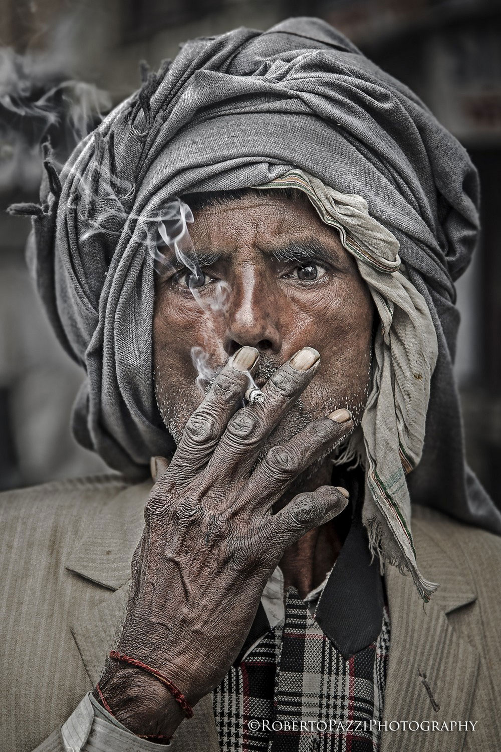 Выразительные портреты бедняков Индии. Фотограф Роберто Пацци-11