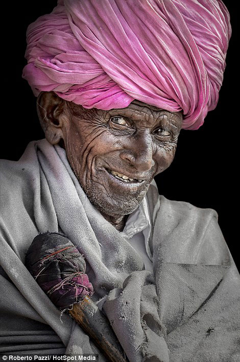 Выразительные портреты бедняков Индии. Фотограф Роберто Пацци-7