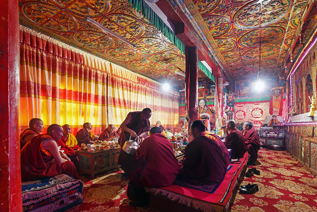 Буйство красок в буддистских монастырях Китая. Фотограф Колин Миллер - 17