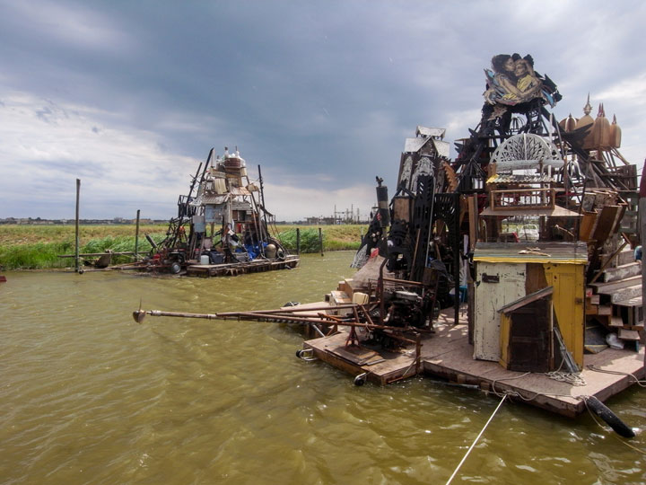 «Плавающие города Серениссимы»: круиз художников на плотах мусорного флота - 21