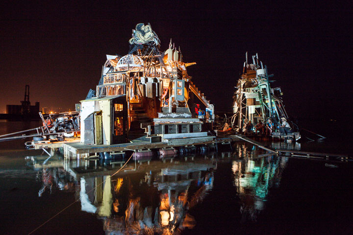 «Плавающие города Серениссимы»: круиз художников на плотах мусорного флота - 18