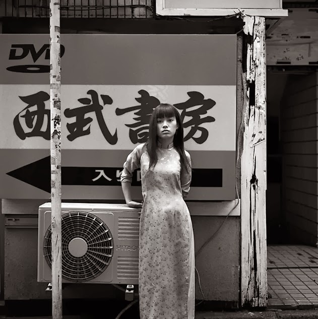 Японцы в социальных фотографиях Шиньи Аримото