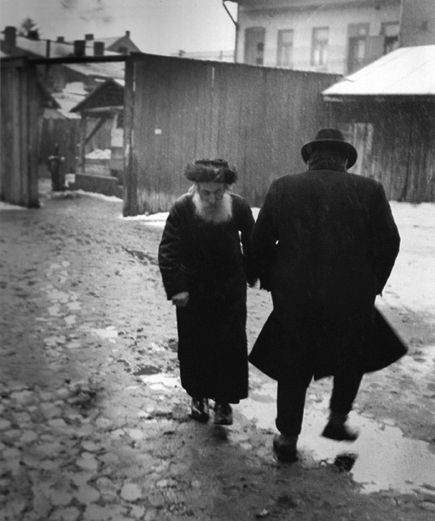 Исчезнувший мир: чёрно-белые фотографии евреев Романа Вишняка - 4