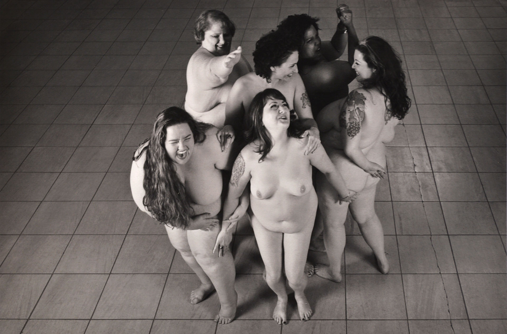 Леонард Нимой отстаивал полных женщин через фотографии ню - 12