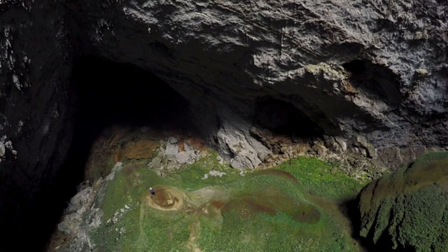 Скрытый мир самой крупной пещеры в мире - видео с дрона - 2