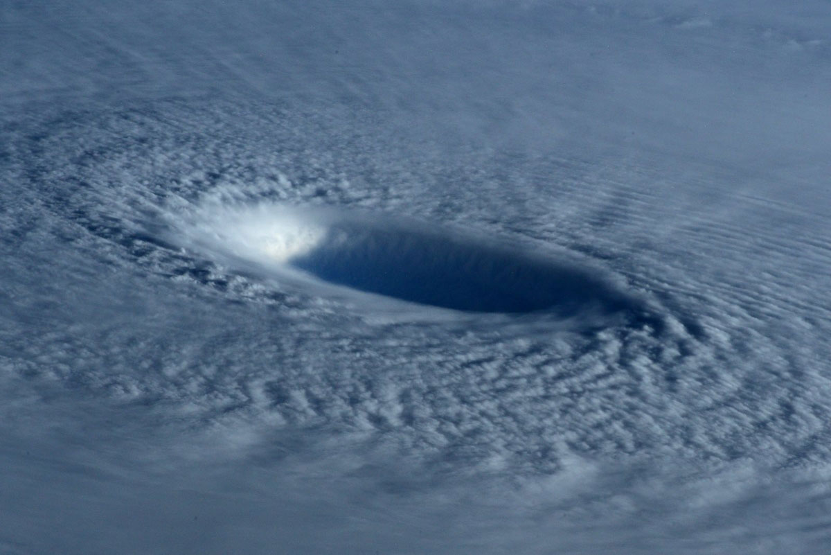 Cупертайфун «Майсак» - фото из космоса - 5