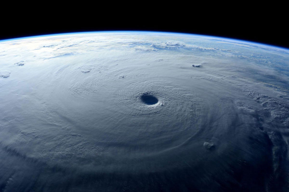 Cупертайфун «Майсак» - фото из космоса - 9