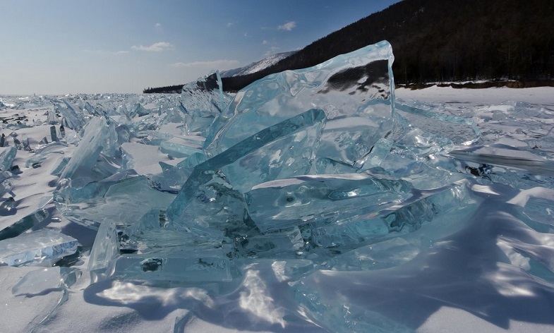 Бирюзовый лёд озера Байкал - 13