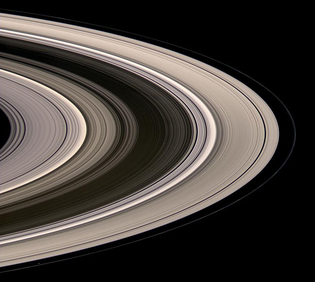 fotografii Saturna zond Kassini 10
