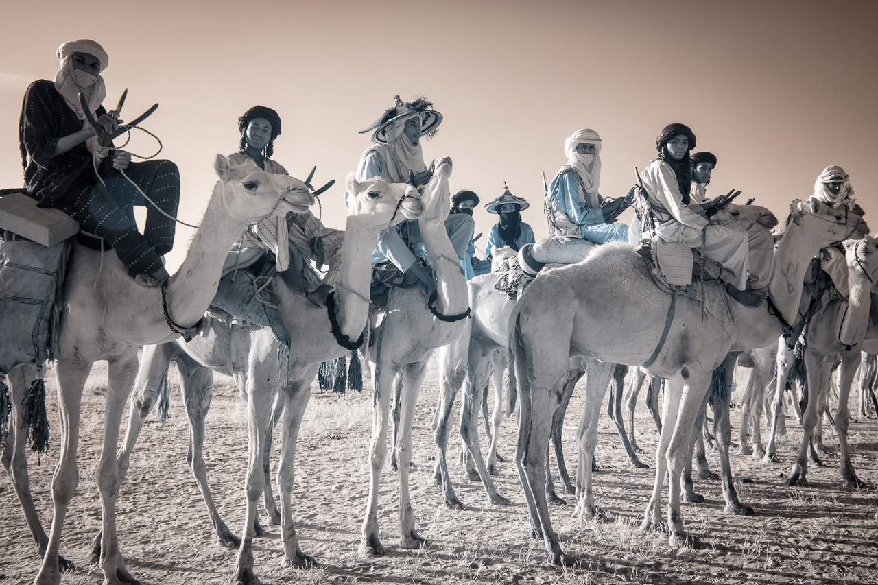 Кочевые племена Нигера в инфракрасных фотографиях Терри Голд-21