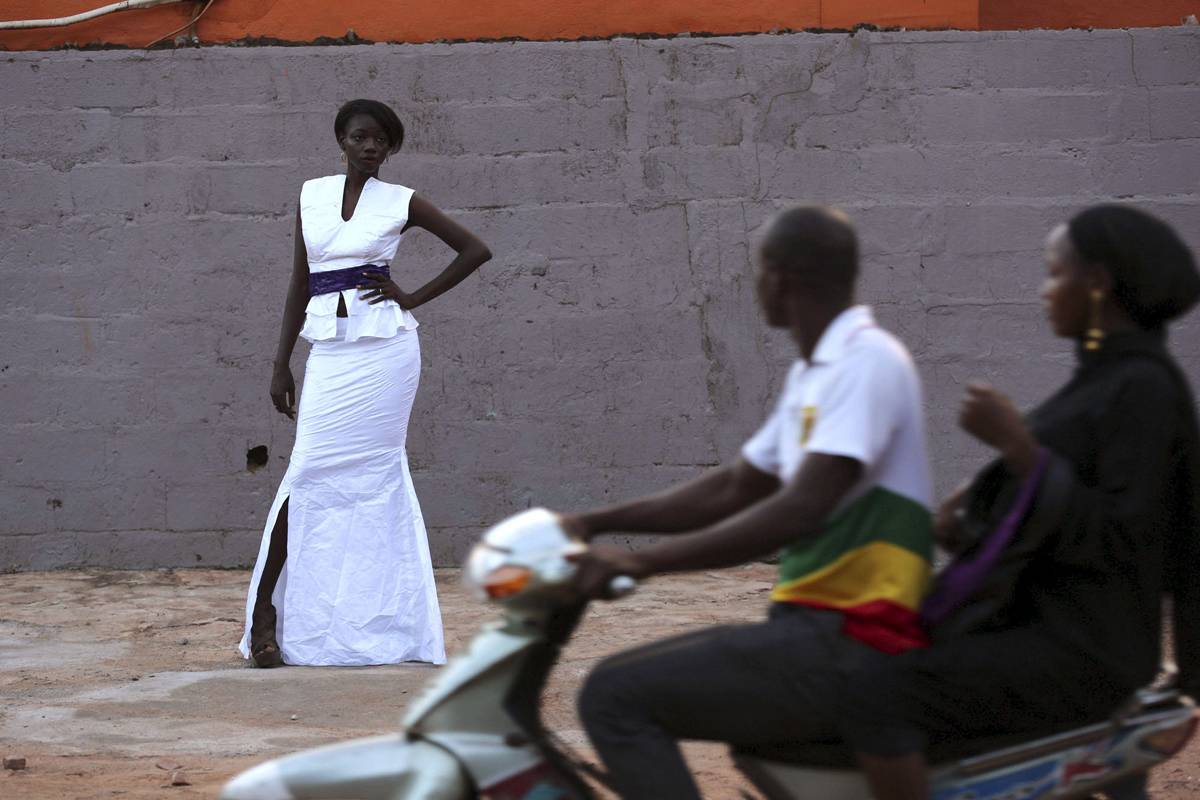 fotografii s pokaza mod v Mali 14