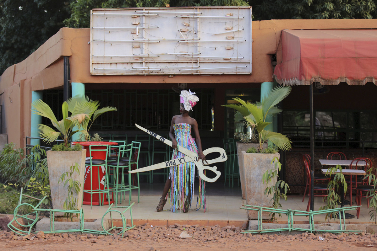 fotografii s pokaza mod v Mali 17