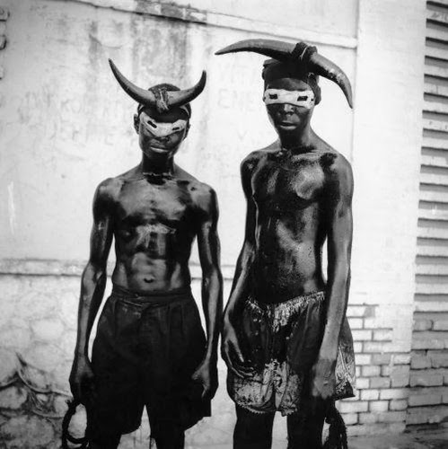 Особые традиции, ритуалы и культура в чёрно-белых фотографиях Кристины Гарсиа Родеро