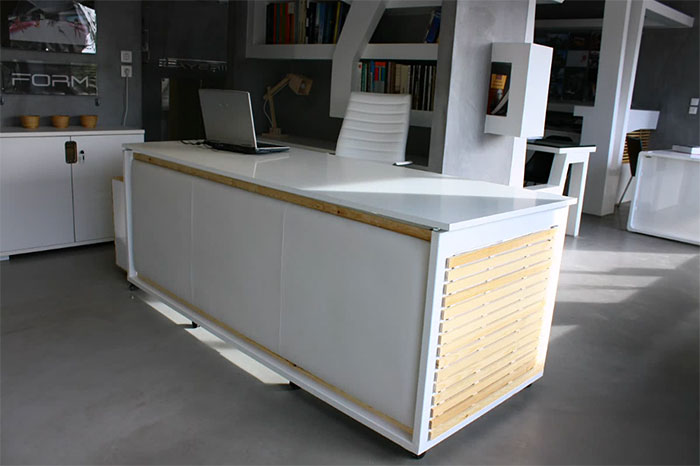 Дизайнеры сконструировали стол, который позволяет комфортно вздремнуть на работе-2