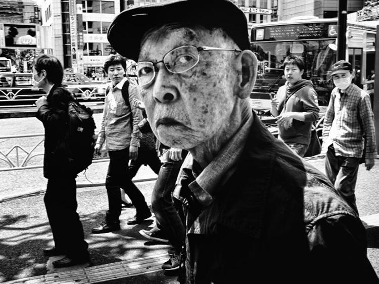 Японская столица в уличных фотографиях Тацуо Сузуки 48