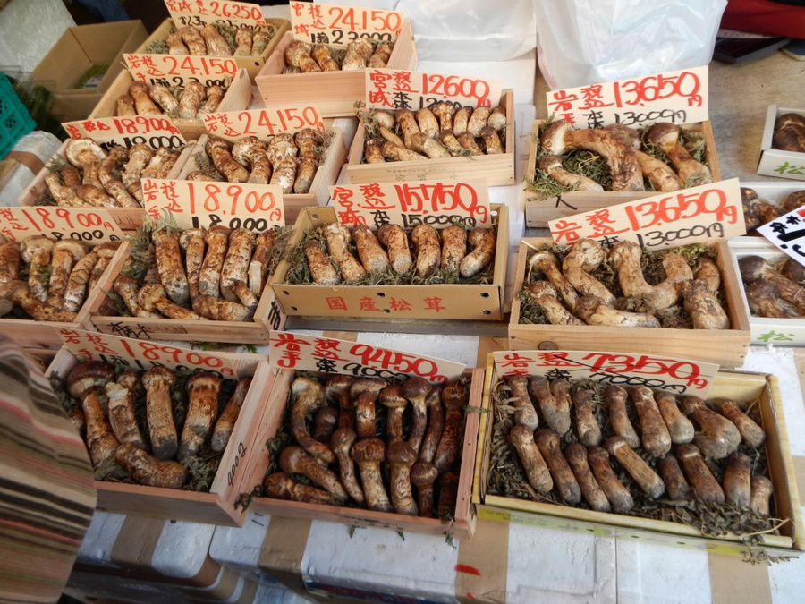 Рыбный рынок Цукидзи в Токио  10