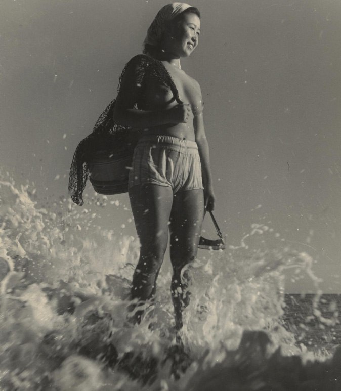 «Женщины моря». Фотограф Ивасе Ёсиюки 24
