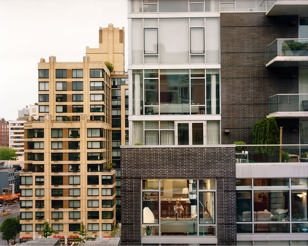 «Из моего окна»: фотограф Гейл Алберт-Халабан заглянула в окна жителей Нью-Йорка 12