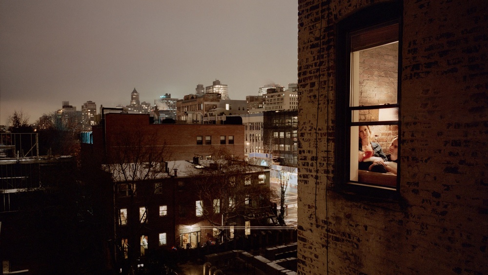 «Из моего окна»: фотограф Гейл Алберт-Халабан заглянула в окна жителей Нью-Йорка 22