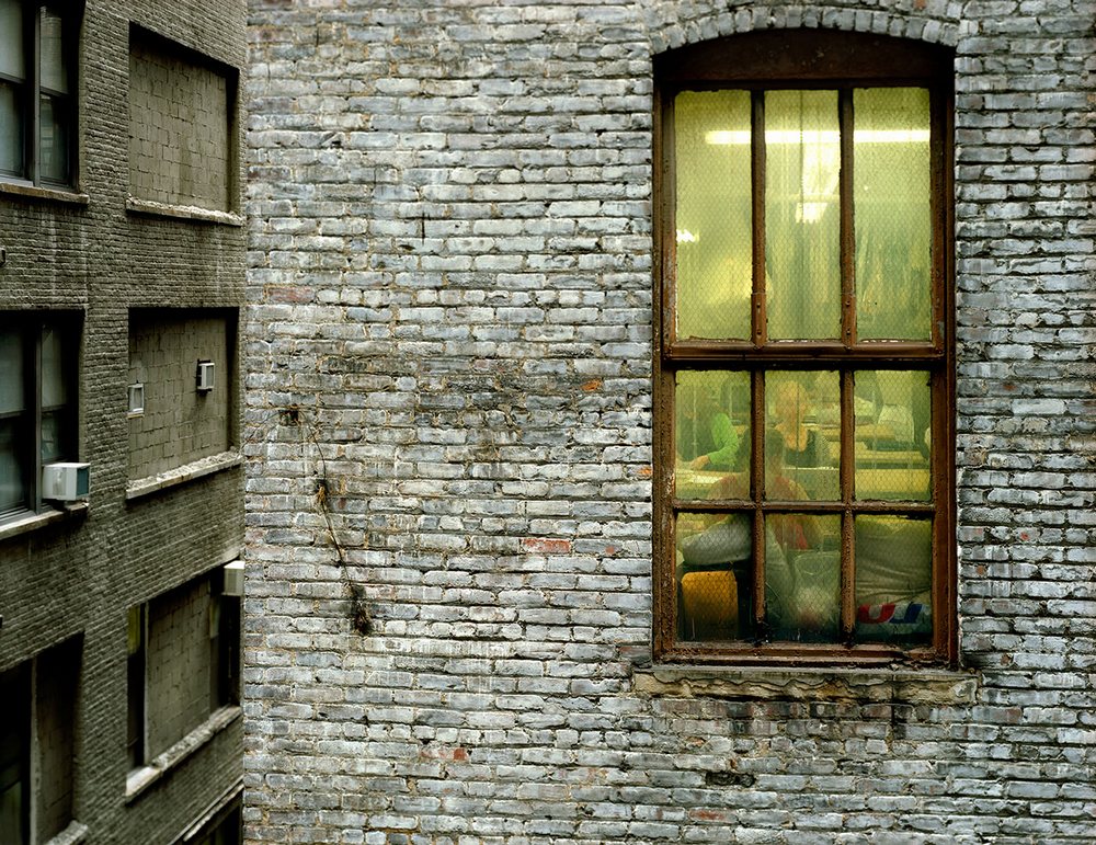 «Из моего окна»: фотограф Гейл Алберт-Халабан заглянула в окна жителей Нью-Йорка 4