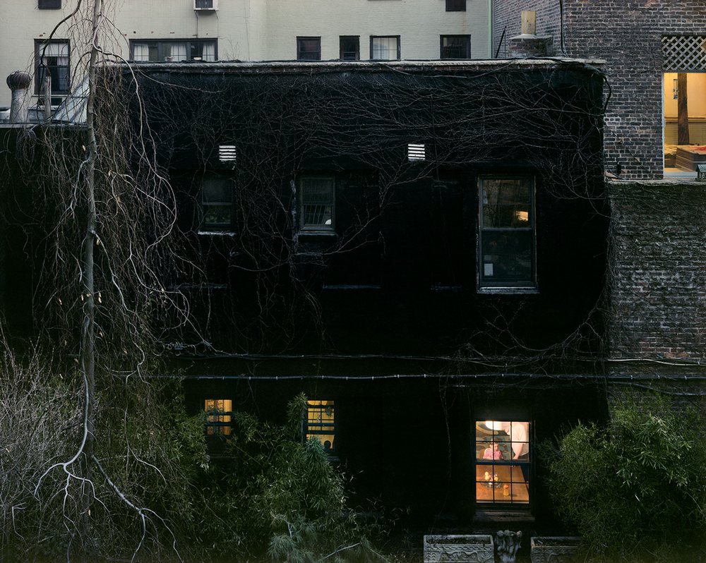 «Из моего окна»: фотограф Гейл Алберт-Халабан заглянула в окна жителей Нью-Йорка 7