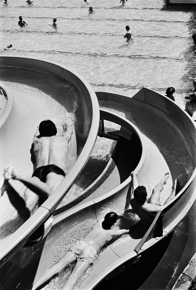 Парижское лето у бассейна. Горячие тела и интересные ракурсы в фотографиях Жиля Ригуле (1985) 15