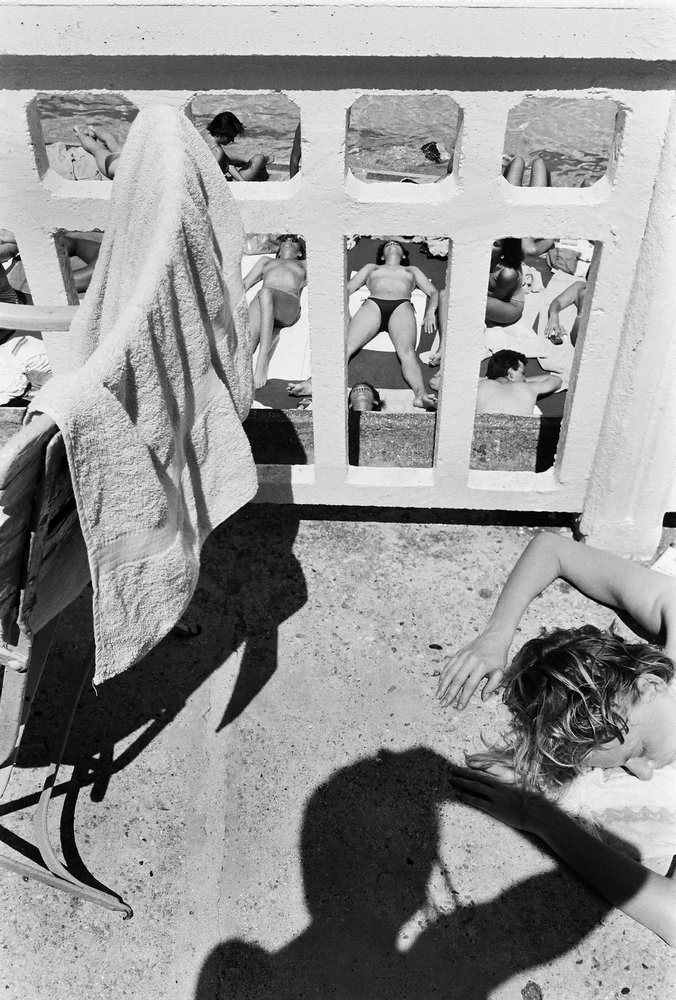 Парижское лето у бассейна. Горячие тела и интересные ракурсы в фотографиях Жиля Ригуле (1985) 16