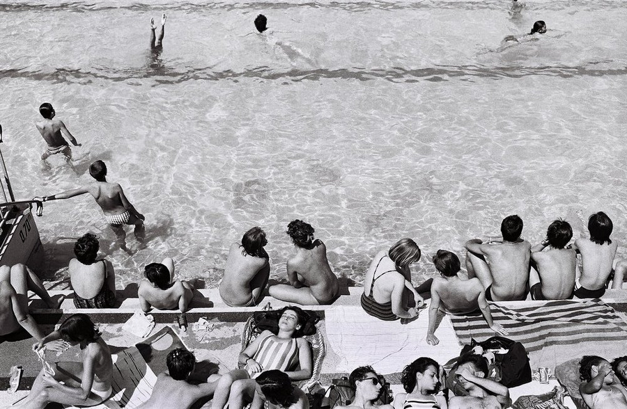 Парижское лето у бассейна. Горячие тела и интересные ракурсы в фотографиях Жиля Ригуле (1985) 7
