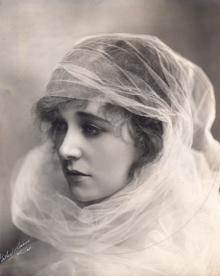 Самые красивые женщины 1900-х годов 9