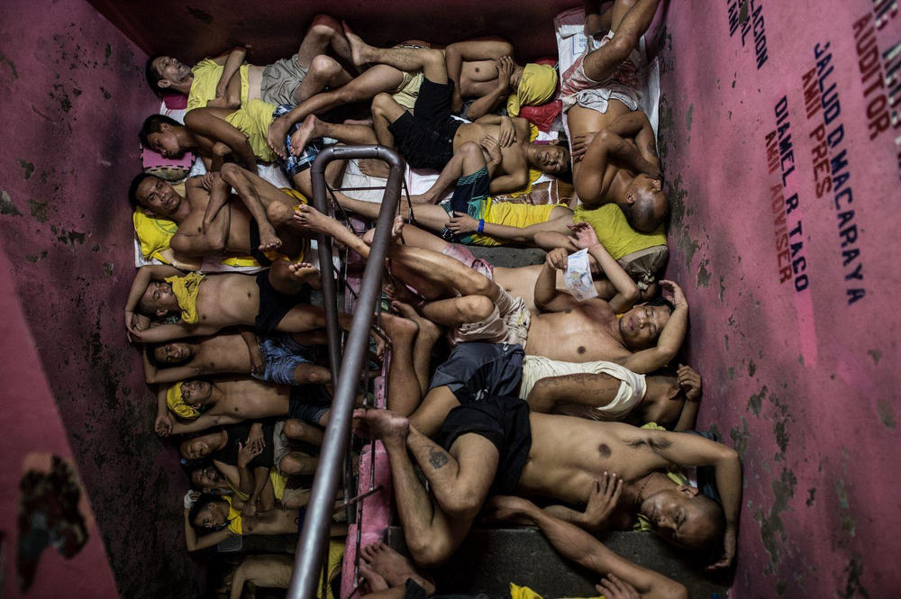 В самых переполненных тюрьмах Филиппин, Манила, Филиппины