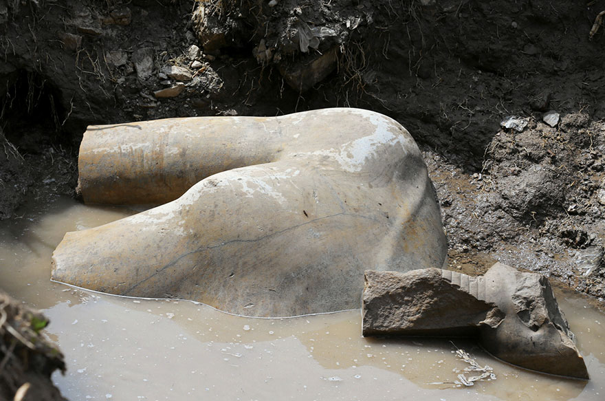 В трущобах Каира нашли 3000-летнюю статую фараона Рамсеса II 1
