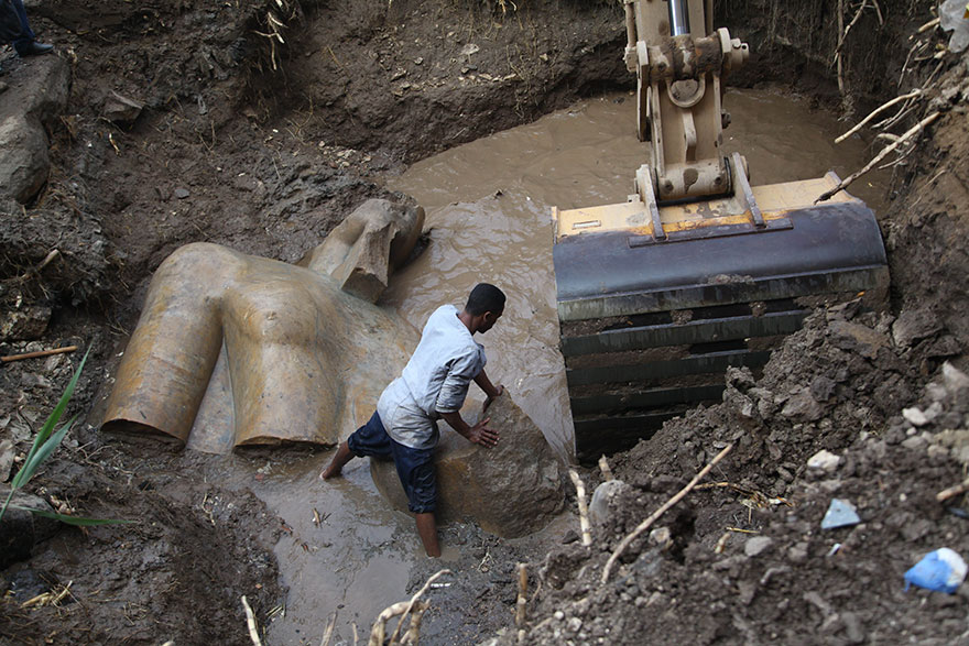 В трущобах Каира нашли 3000-летнюю статую фараона Рамсеса II 5