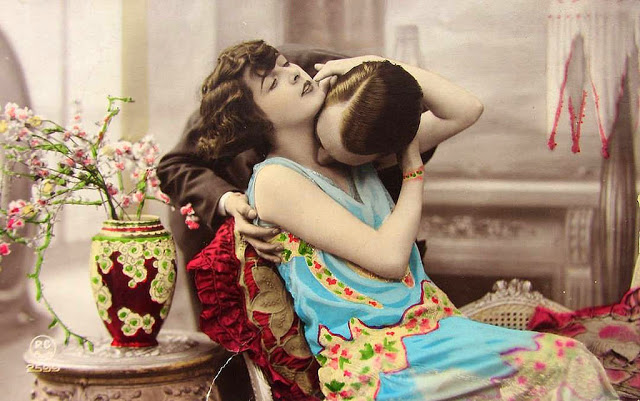 Французские открытки, в которых показано, как романтично целовались в 1920-е годы 1