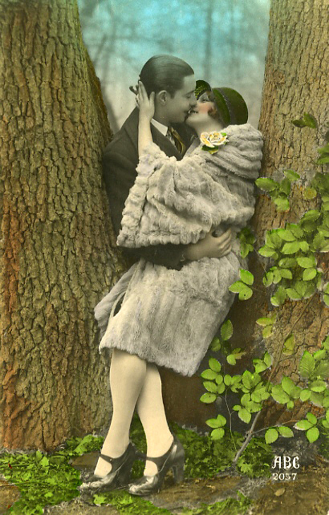 Французские открытки, в которых показано, как романтично целовались в 1920-е годы 13
