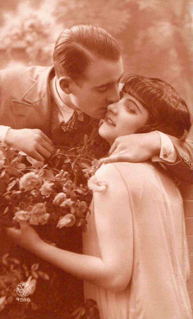 Французские открытки, в которых показано, как романтично целовались в 1920-е годы 22