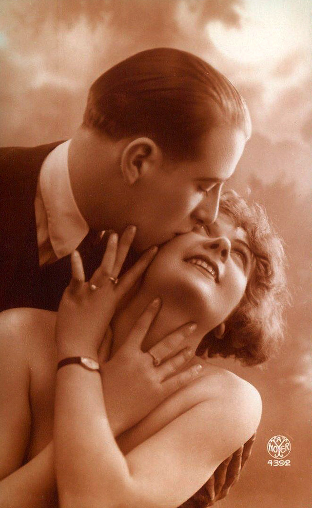 Французские открытки, в которых показано, как романтично целовались в 1920-е годы 30