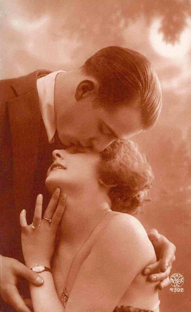 Французские открытки, в которых показано, как романтично целовались в 1920-е годы 36