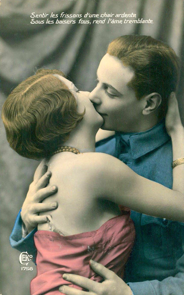 Французские открытки, в которых показано, как романтично целовались в 1920-е годы 39