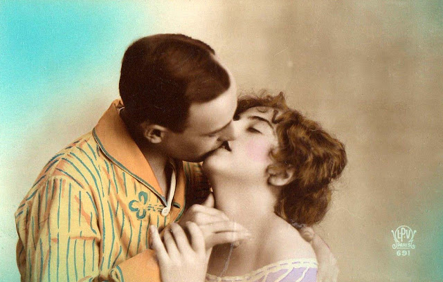 Французские открытки, в которых показано, как романтично целовались в 1920-е годы 43