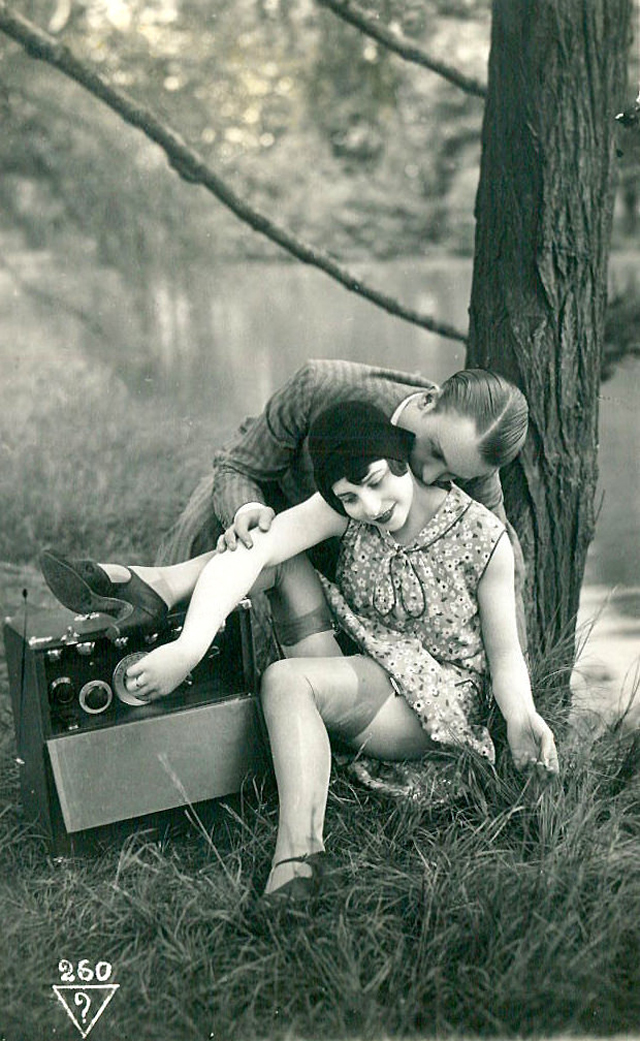 Французские открытки, в которых показано, как романтично целовались в 1920-е годы 45