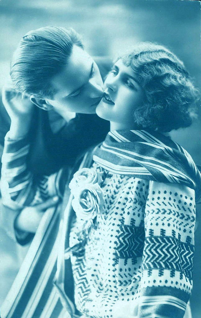 Французские открытки, в которых показано, как романтично целовались в 1920-е годы 46