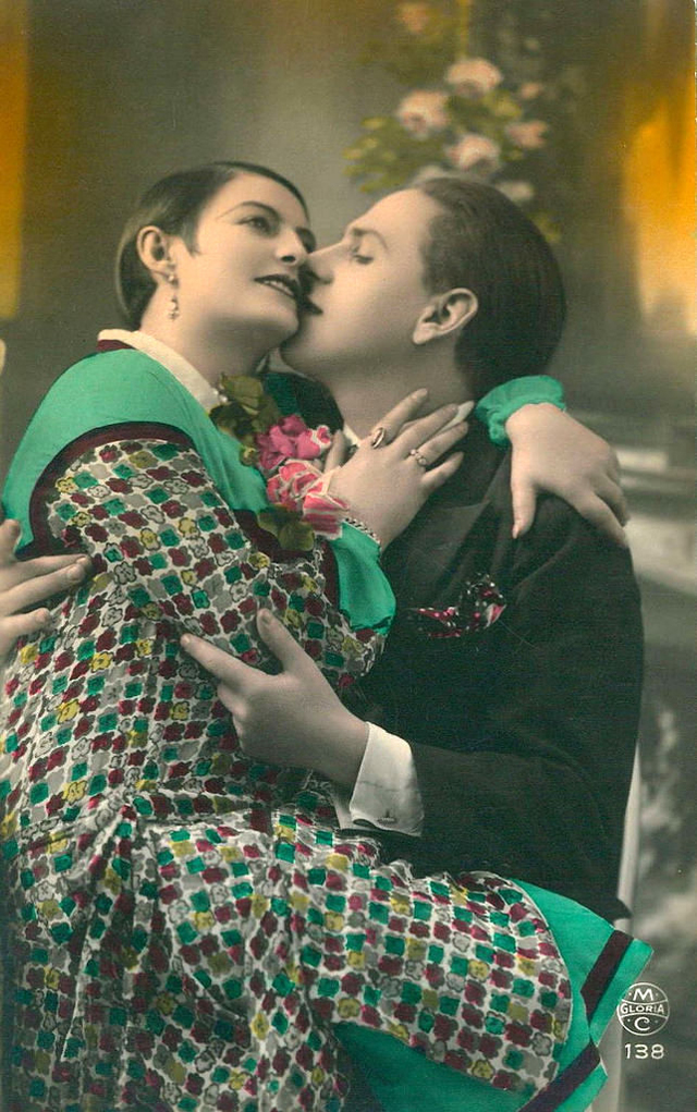 Французские открытки, в которых показано, как романтично целовались в 1920-е годы 48
