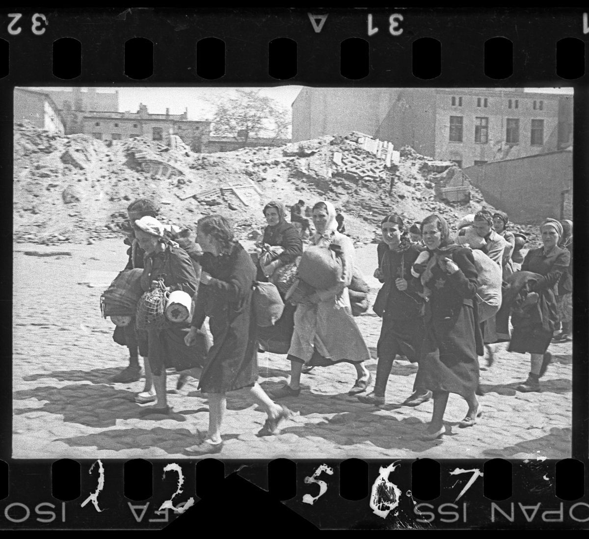 Хроника жизни Лодзинского гетто в фотографиях Генрика Росса  5