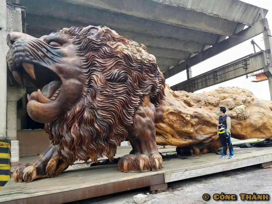 Восточный лев – крупнейшая деревянная скульптура в мире, которую 20 человек вырезали 3 года   7