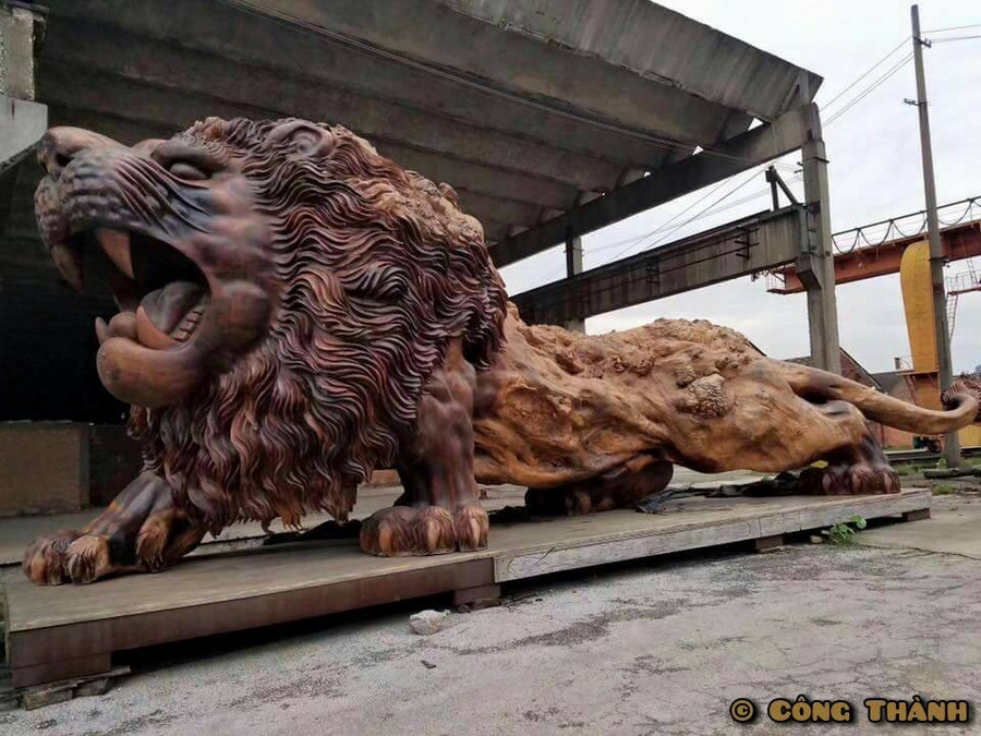 Восточный лев – крупнейшая деревянная скульптура в мире, которую 20 человек вырезали 3 года   8