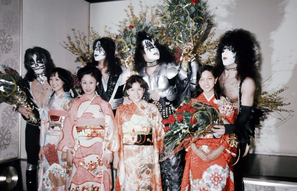 Как «Led Zeppelin», «Queen», Дэвид Боуи и другие рок-звёзды ездили по Японии в 1970-80-х годах 4
