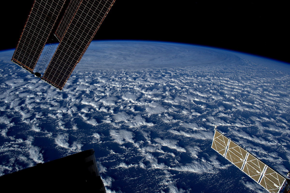 Фантастические фотографии из космоса. Астронавт Тома Песке 15